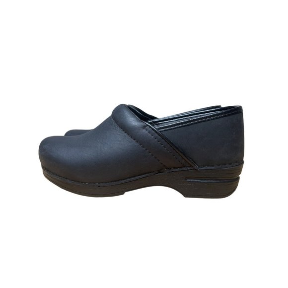 dansko matte black